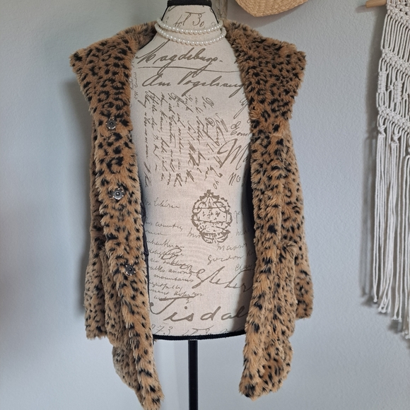 POLLY Winona Faux Fur Leopard Coat - Picture 8 of 12